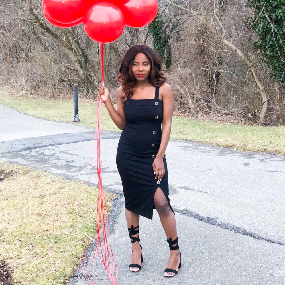 Black MIDI Dress with Buttons Slit